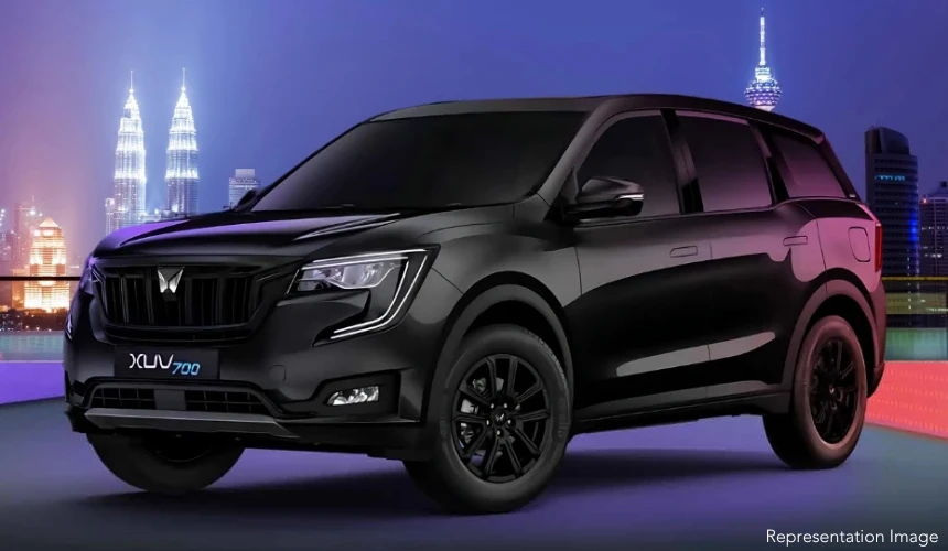 Mahindra XUV 7XO exterior design showcasing bold SUV styling and LED headlamps